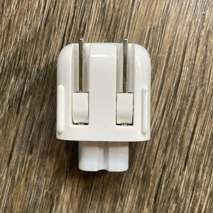 Apple Voltex APC7D Power Adapter VOLEXJ JET 2.5A 125V